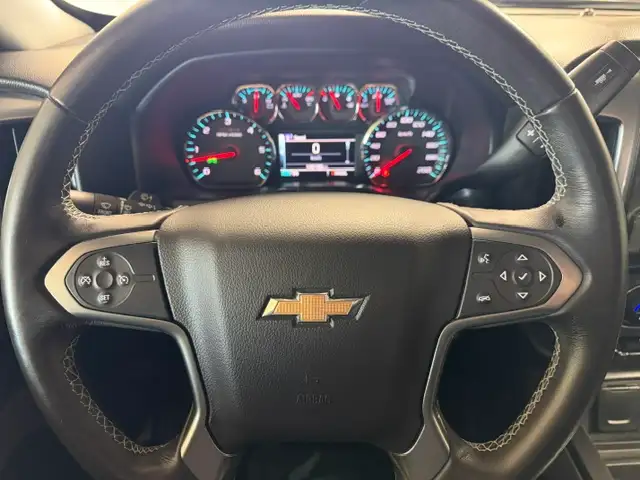 2018 Chevrolet Silverado 1500 LT-Z71 / 4x4 / Crew / Local - Photo 21