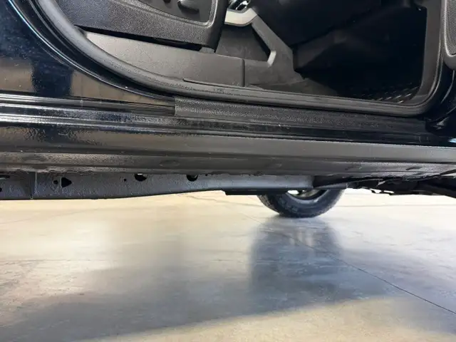 2018 Chevrolet Silverado 1500 LT-Z71 / 4x4 / Crew / Local - Photo 30