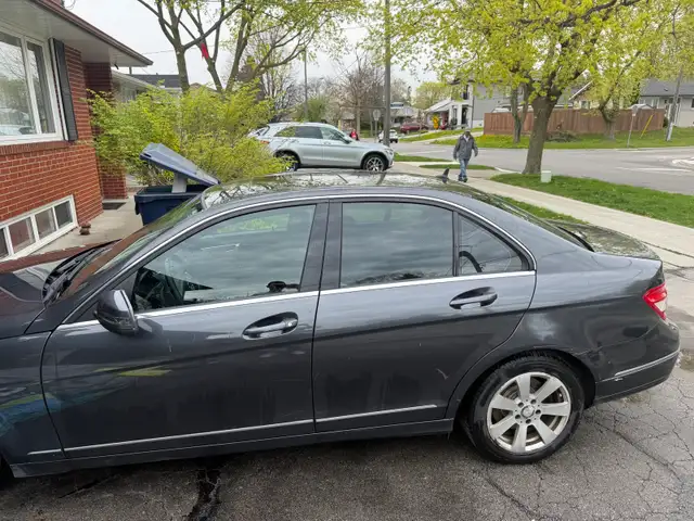 2010 Mercedes C250 -  4MATIC AWD - Photo 3