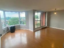 Nice Downtown One Bedroom Apartment in High-Rise for Rent! - Photo 2