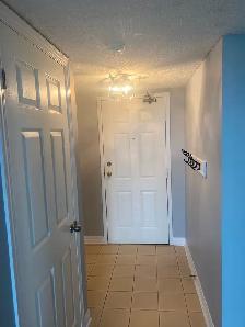 Nice Downtown One Bedroom Apartment in High-Rise for Rent! - Photo 4