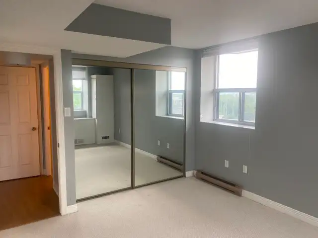 Nice Downtown One Bedroom Apartment in High-Rise for Rent! - Photo 8