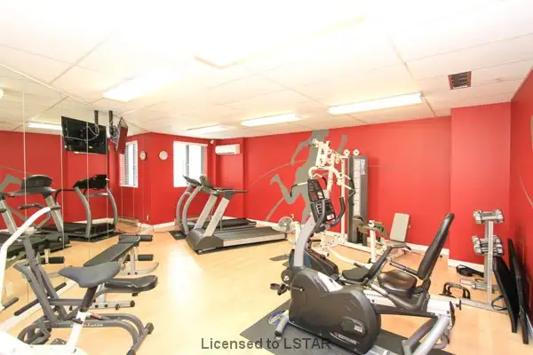 Nice Downtown One Bedroom Apartment in High-Rise for Rent! - Photo 13