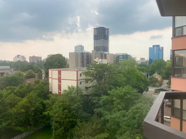 Nice Downtown One Bedroom Apartment in High-Rise for Rent! - Photo 14