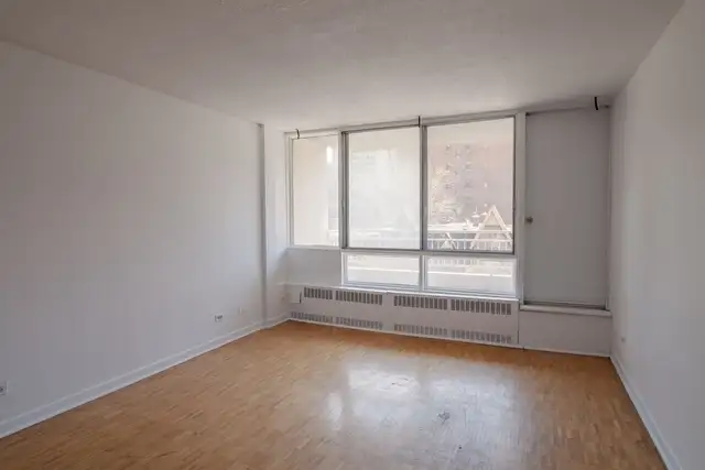 Studio Available Downtown – 15 Minutes from McGill by walking