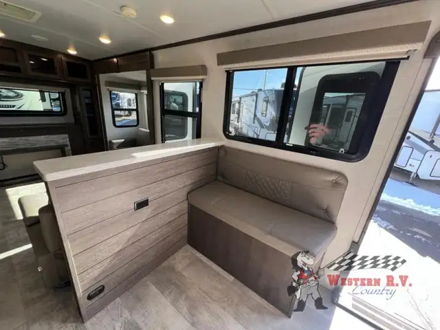 2021 Forest River RV Rockwood Signature Ultra Lite 8324SB - Photo 7