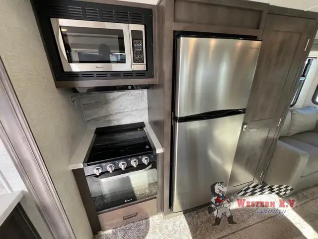 2021 Forest River RV Rockwood Signature Ultra Lite 8324SB - Photo 8