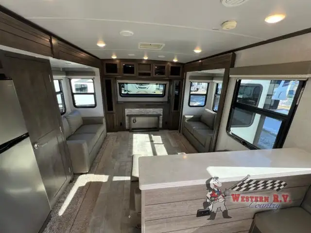 2021 Forest River RV Rockwood Signature Ultra Lite 8324SB - Photo 9