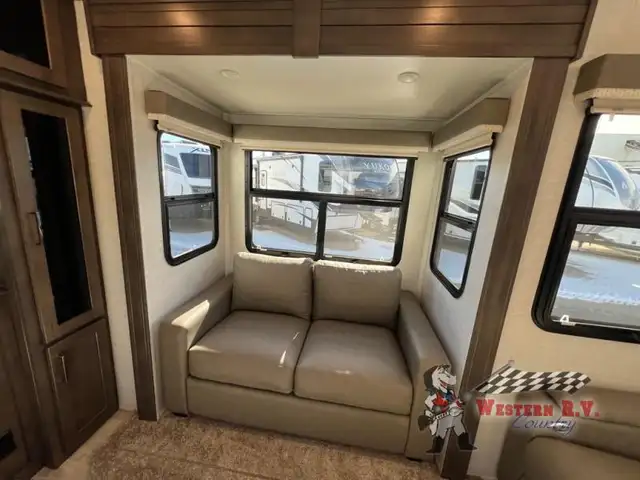 2021 Forest River RV Rockwood Signature Ultra Lite 8324SB - Photo 12
