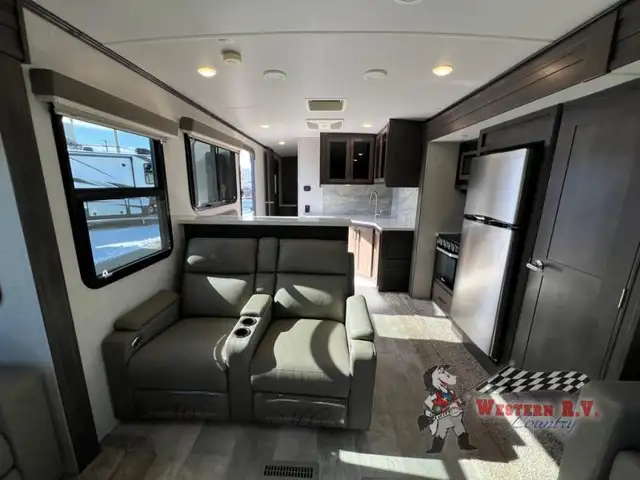2021 Forest River RV Rockwood Signature Ultra Lite 8324SB - Photo 13