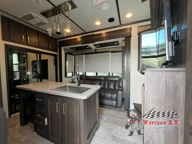 2018 Keystone RV Raptor 353TS - Photo 8