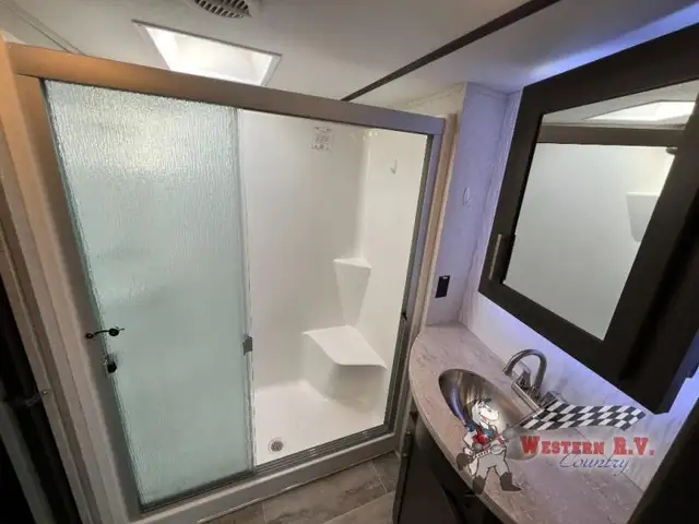2018 Keystone RV Raptor 353TS - Photo 19