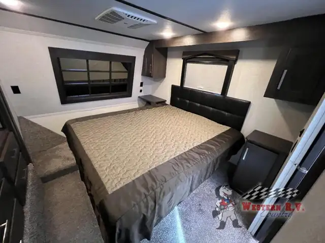 2018 Keystone RV Raptor 353TS - Photo 20