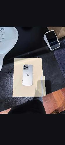 IPhone 16 Pro Max 256GB 1050.00$ OBO - Photo 2