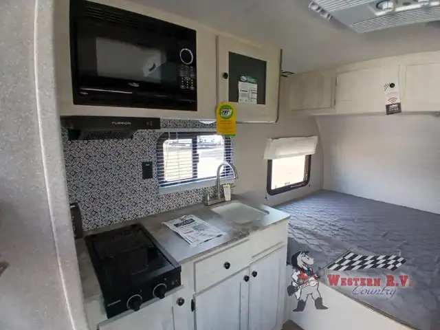 2024 Shasta RVs Compact 16BH - Photo 13