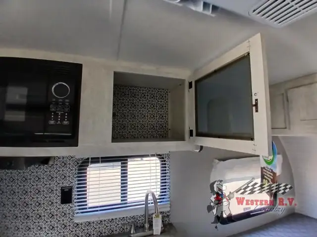 2024 Shasta RVs Compact 16BH - Photo 16