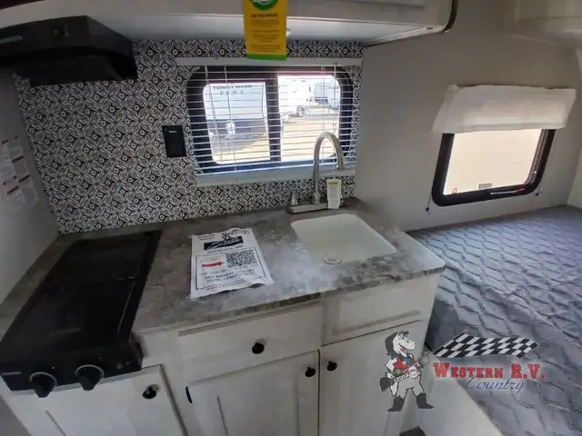 2024 Shasta RVs Compact 16BH - Photo 17