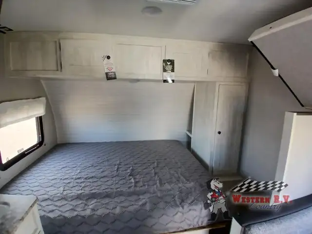 2024 Shasta RVs Compact 16BH - Photo 20