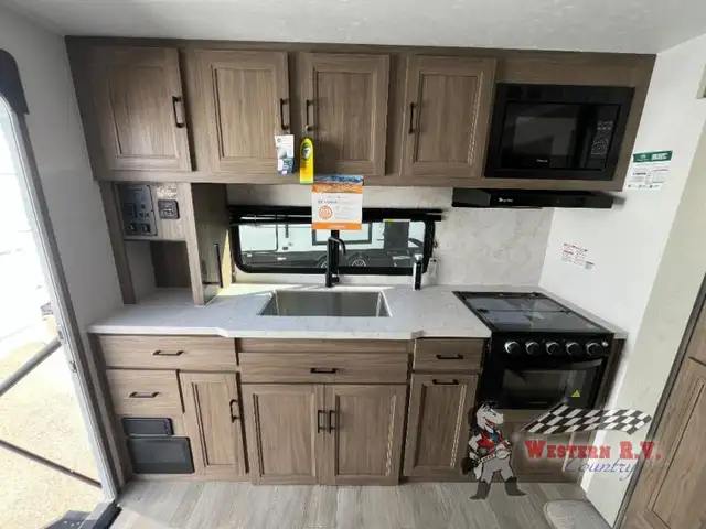 2026 Coachmen RV Freedom Express Ultra Lite 245RKS - Photo 7