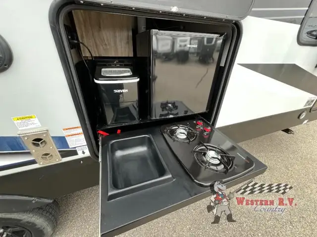 2022 Forest River RV Cherokee Alpha Wolf 22SW-L - Photo 5