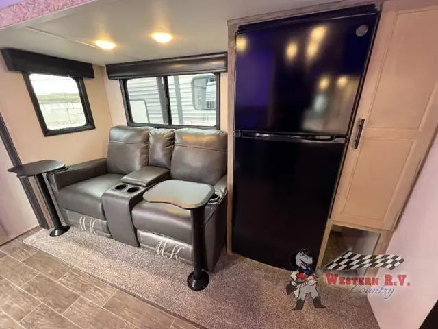 2022 Forest River RV Cherokee Alpha Wolf 22SW-L - Photo 9