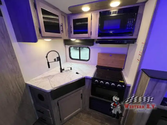 2022 Forest River RV Cherokee Alpha Wolf 22SW-L - Photo 11