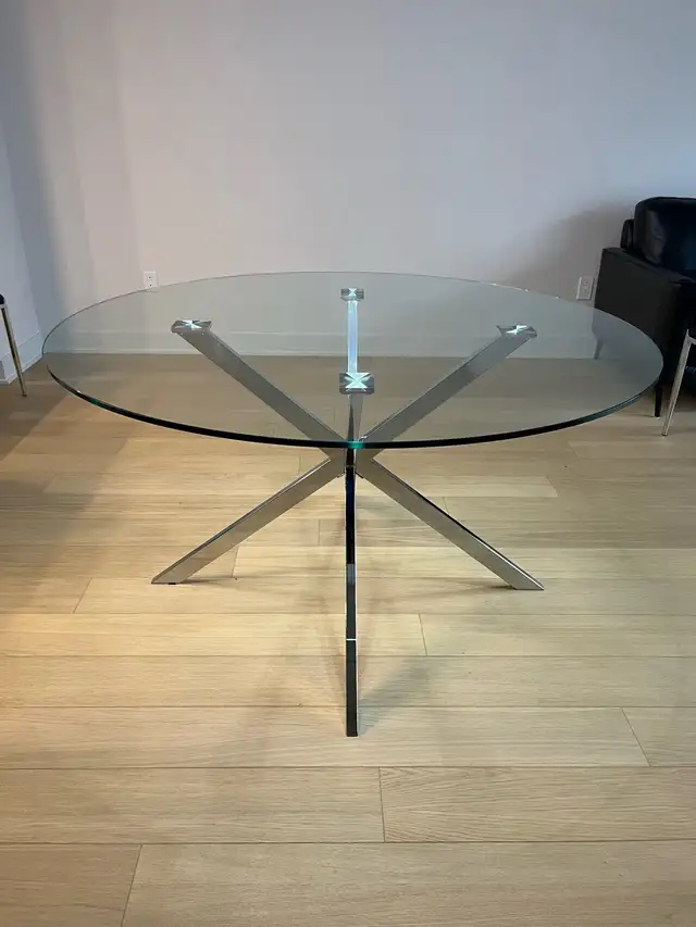 table with 4 chairs