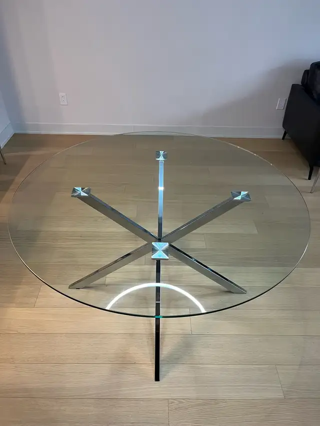 table with 4 chairs - Photo 2