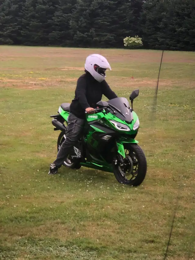 FOR SALE: 2025 Emmo Zone GTS – Electric Superbike $4900 - Photo 3