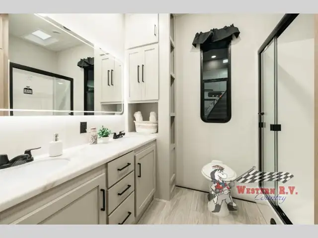 2026 Forest River RV Sandpiper Destination Trailers 389HBFL - Photo 21