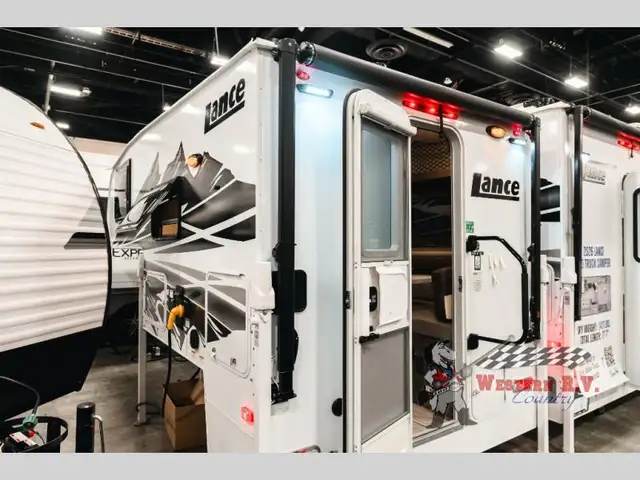 2026 Lance Lance Truck Campers 650 - Photo 3