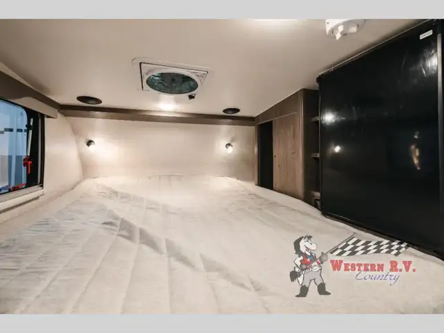 2026 Lance Lance Truck Campers 650 - Photo 6