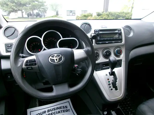 2013 Toyota Matrix CERTIFIED | AUTOMATIC | NO ACCIDENTS - Photo 11