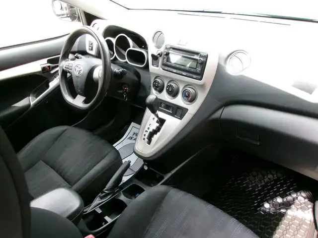 2013 Toyota Matrix CERTIFIED | AUTOMATIC | NO ACCIDENTS - Photo 13