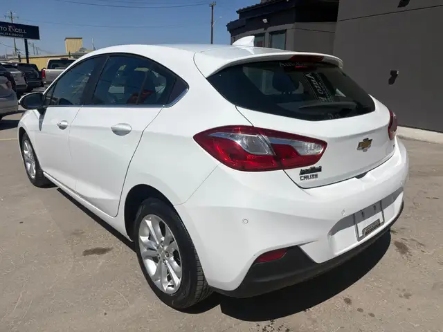2019 CHEVROLET CRUZE LT - HEATED SEATS – BACK-UP CAMERA – A/C - Photo 3