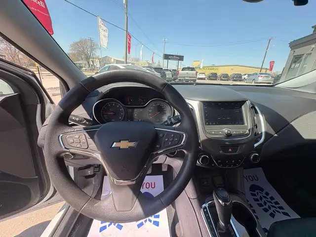 2019 CHEVROLET CRUZE LT - HEATED SEATS – BACK-UP CAMERA – A/C - Photo 11