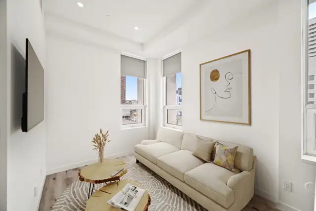 BRAND NEW 1 Bedroom Apartment! Heart Of Downtown! - Photo 2