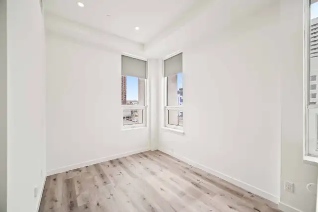 BRAND NEW 1 Bedroom Apartment! Heart Of Downtown! - Photo 8