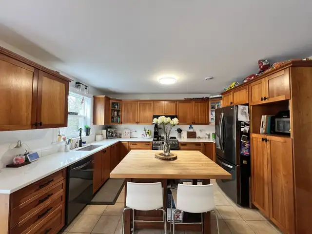 BROOKSIDE - BEAUTIFUL LAKEFRONT HOME AVAIL AUGUST 1ST - Photo 6