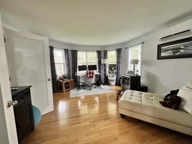 BROOKSIDE - BEAUTIFUL LAKEFRONT HOME AVAIL AUGUST 1ST - Photo 7