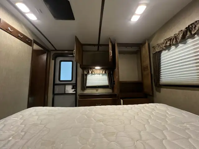 2017 Keystone Outback 332FK, FRONT KITCHEN & DINETTE SPACIOUS - Photo 31