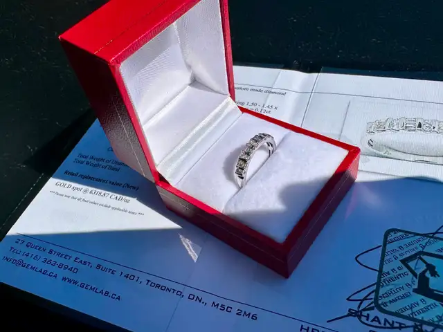 #788 - 14kt White Gold, 1/4 Carat Diamond Band, Size 5 3/4 - Photo 4