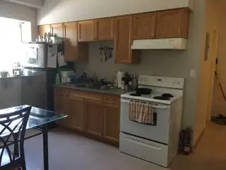 1 Bedroom apartment in a clean apartment building. - Photo 11