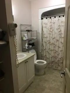 1 Bedroom apartment in a clean apartment building. - Photo 12