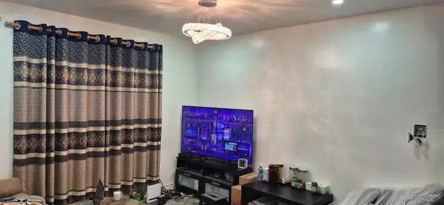Main Floor Full Unit Near STC ALL INCL With 1 Parking, $550 Sale