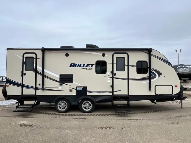 2018 KEYSTONE BULLET 247BHSW BUNKS, REAR BATHROOM, SECOND ACCESS - Photo 10