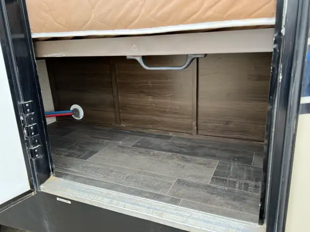 2018 KEYSTONE BULLET 247BHSW BUNKS, REAR BATHROOM, SECOND ACCESS - Photo 19