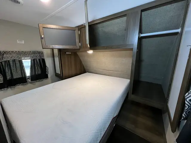 2018 KEYSTONE BULLET 247BHSW BUNKS, REAR BATHROOM, SECOND ACCESS - Photo 23
