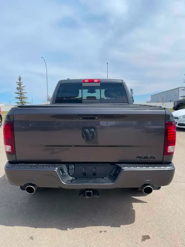 2015 Dodge Ram 1500 Sport 5.7L HEMI V8 8-Speed 4x4 crew-cab - Photo 7