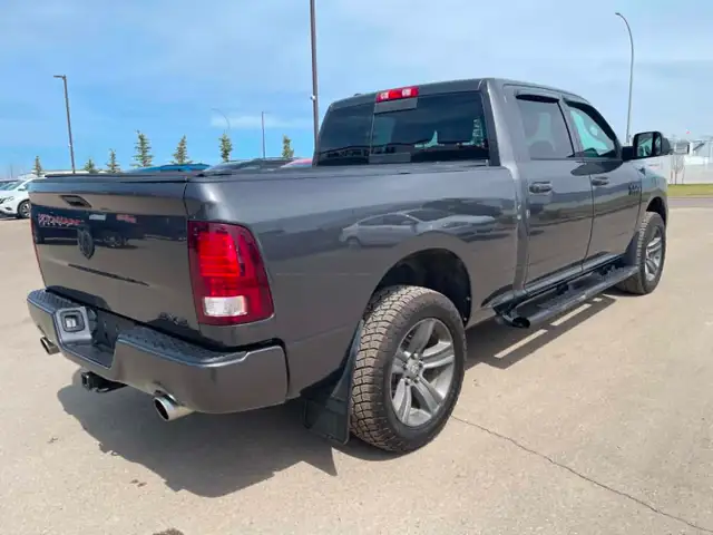 2015 Dodge Ram 1500 Sport 5.7L HEMI V8 8-Speed 4x4 crew-cab - Photo 8